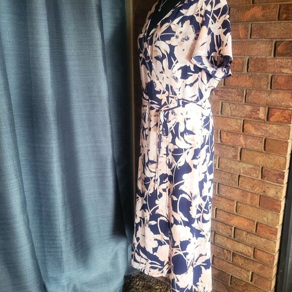 Leith Women's Blue Floral Wrap Dress Short Flutter Sleeve Knee Length - Size L - Picture 6 of 14